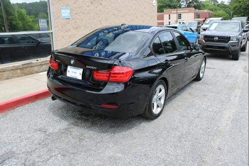 Black 2014 BMW 320 i