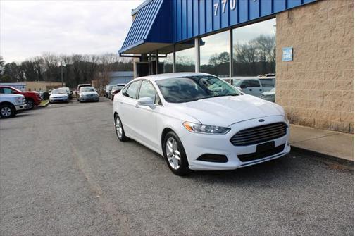 2016 Ford Fusion SE
