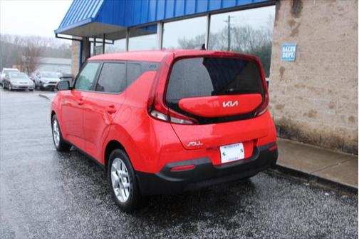 2022 Kia Soul LX IVT