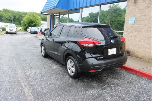 Black 2020 Nissan Kicks S