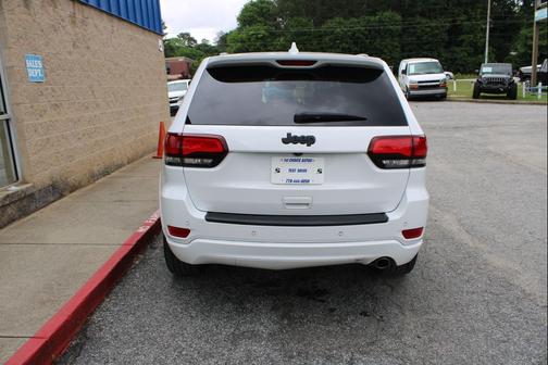 White 2018 Jeep Grand Cherokee Altitude