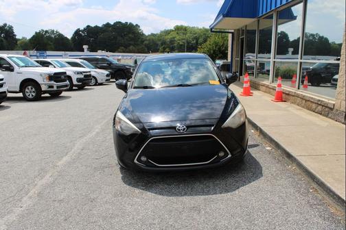 2019 Toyota Yaris Sedan LE