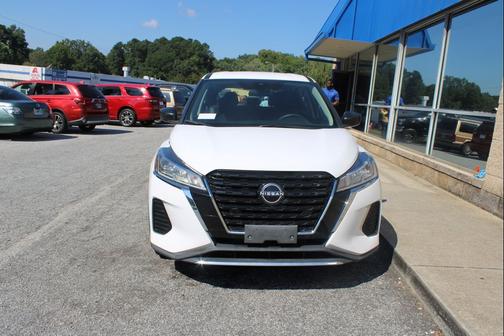 2023 Nissan Kicks S