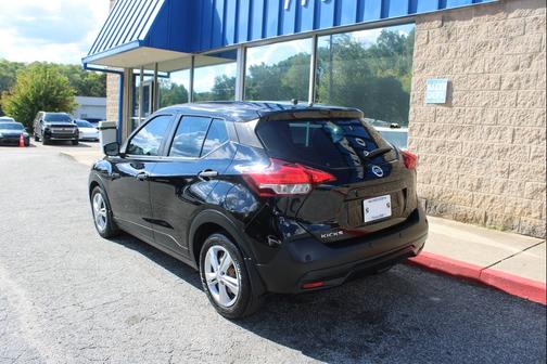 2020 Nissan Kicks S