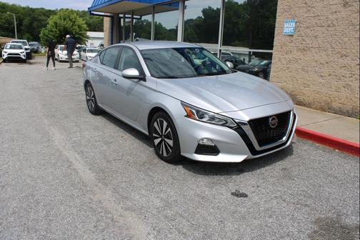 Silver 2022 Nissan Altima 2.5 SV