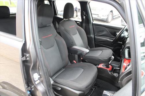 2016 Jeep Renegade Trailhawk