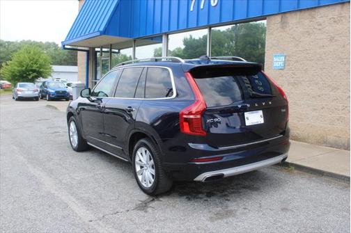 2017 Volvo XC90 T6 Momentum