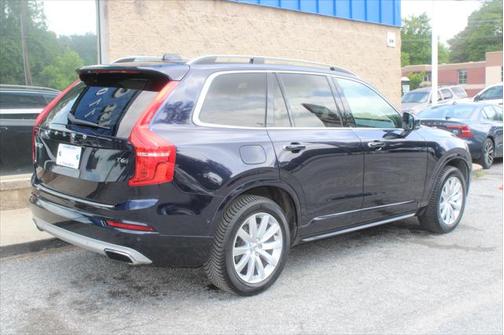 2017 Volvo XC90 T6 Momentum