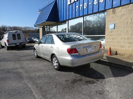 2005 Toyota Camry LE