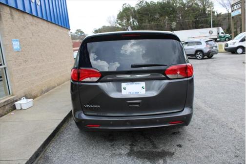 2020 Chrysler Voyager LX