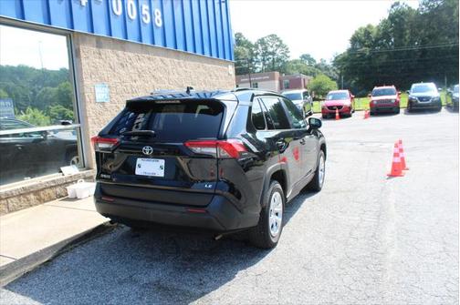 2020 Toyota RAV4 LE