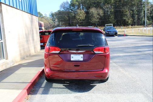 2021 Chrysler Voyager LX