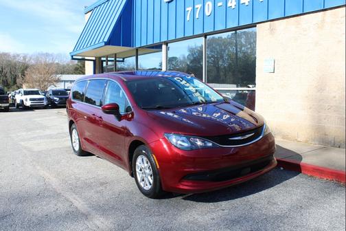 2021 Chrysler Voyager LX
