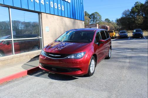 2021 Chrysler Voyager LX