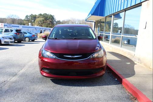 2021 Chrysler Voyager LX