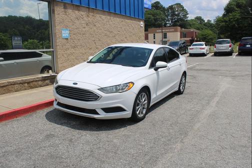 White 2017 Ford Fusion SE
