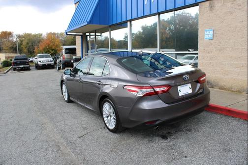 2020 Toyota Camry Hybrid XLE