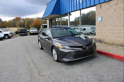 2020 Toyota Camry Hybrid XLE