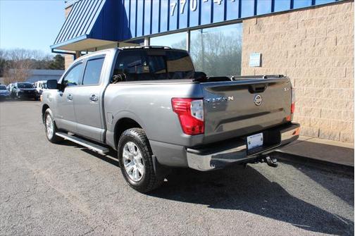 2017 Nissan Titan SV