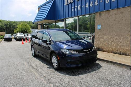 2020 Chrysler Voyager LX