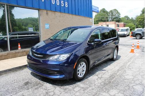 2020 Chrysler Voyager LX