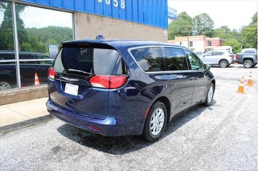 2020 Chrysler Voyager LX