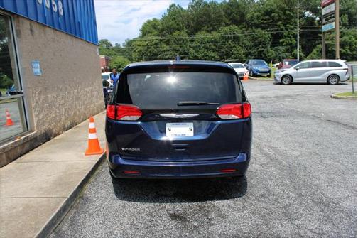 2020 Chrysler Voyager LX