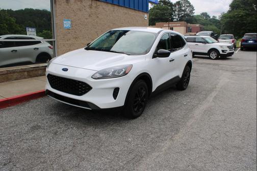 White 2022 Ford Escape SE