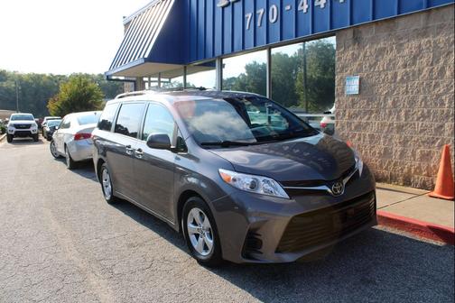 2018 Toyota Sienna LE