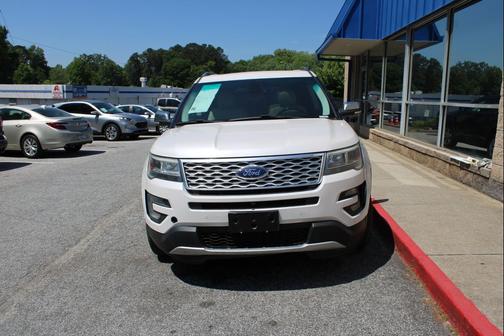 White 2016 Ford Explorer Platinum