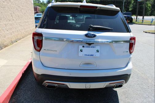 White 2016 Ford Explorer Platinum