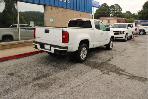 White 2022 Chevrolet Colorado LT