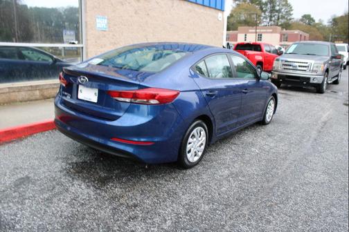 2018 Hyundai ELANTRA SE