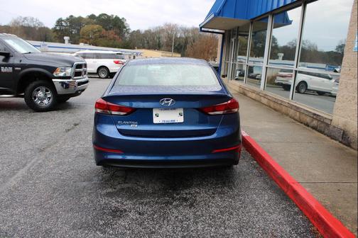 2018 Hyundai ELANTRA SE