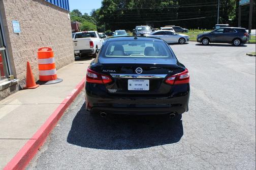 Black 2017 Nissan Altima 2.5 SV