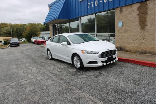 2016 Ford Fusion Hybrid SE