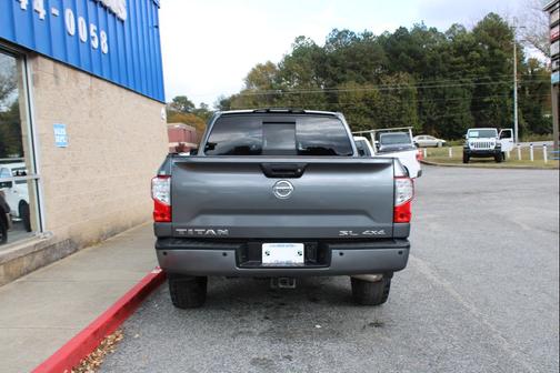 2017 Nissan Titan SL