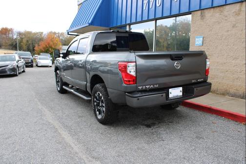2017 Nissan Titan SL