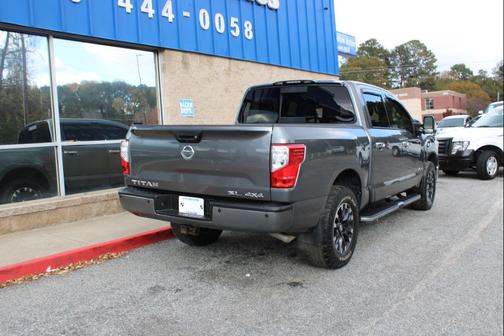 2017 Nissan Titan SL