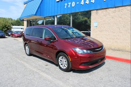 2021 Chrysler Voyager LX