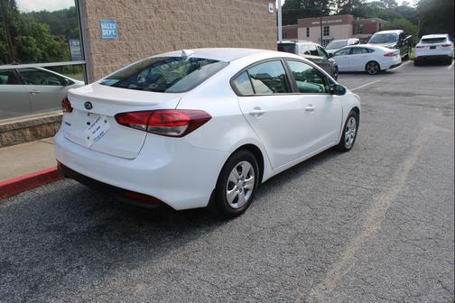 White 2018 Kia Forte LX