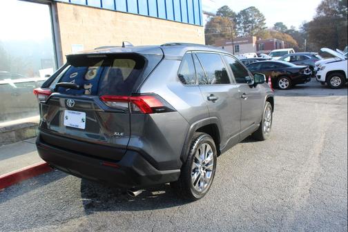 2020 Toyota RAV4 XLE Premium