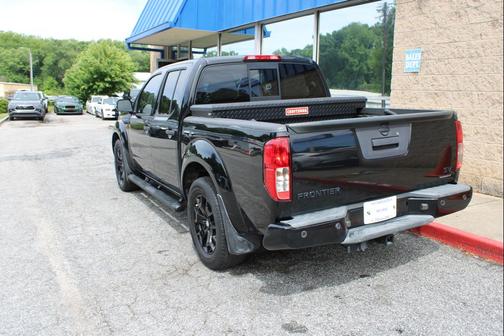 Black 2019 Nissan Frontier SV