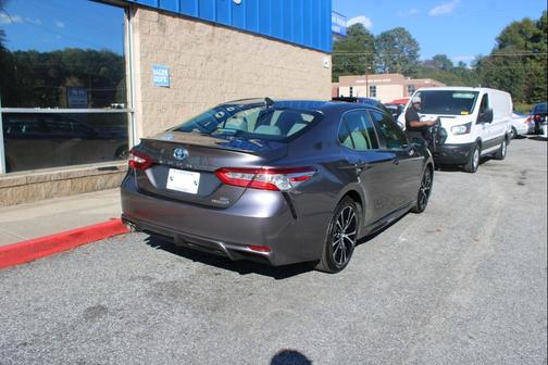 2020 Toyota Camry SE