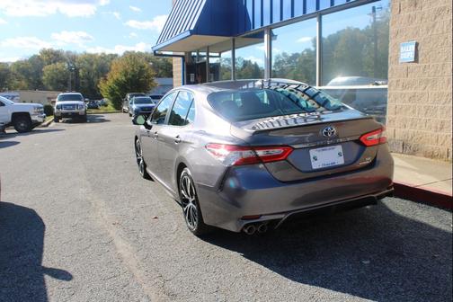 2020 Toyota Camry SE