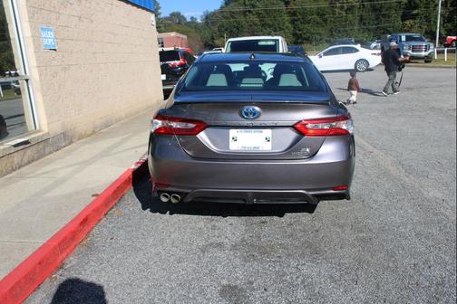 2020 Toyota Camry SE