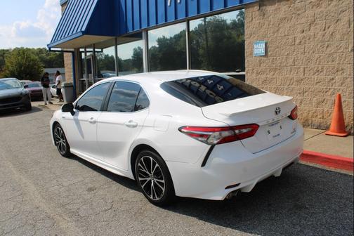2018 Toyota Camry Hybrid LE