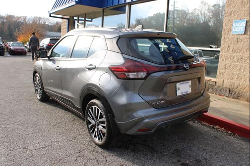 2022 Nissan Kicks SV