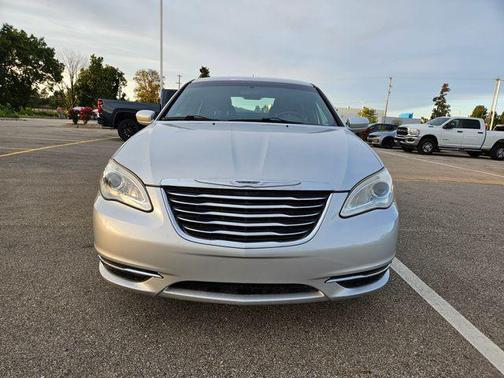 2011 Chrysler 200 Touring