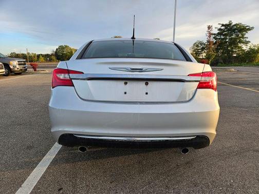 2011 Chrysler 200 Touring